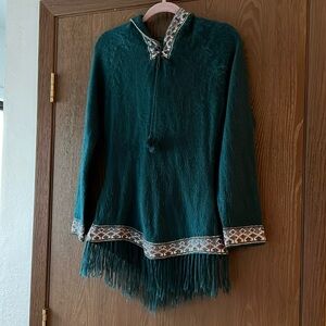 🎄 5 for $25 🎄 Long sleeve top with hood